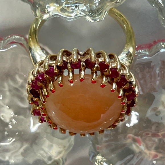 Giant Coral Jade Ring surrounded by Natural Rubies on a 14K Gold Band - Picture 5 of 8